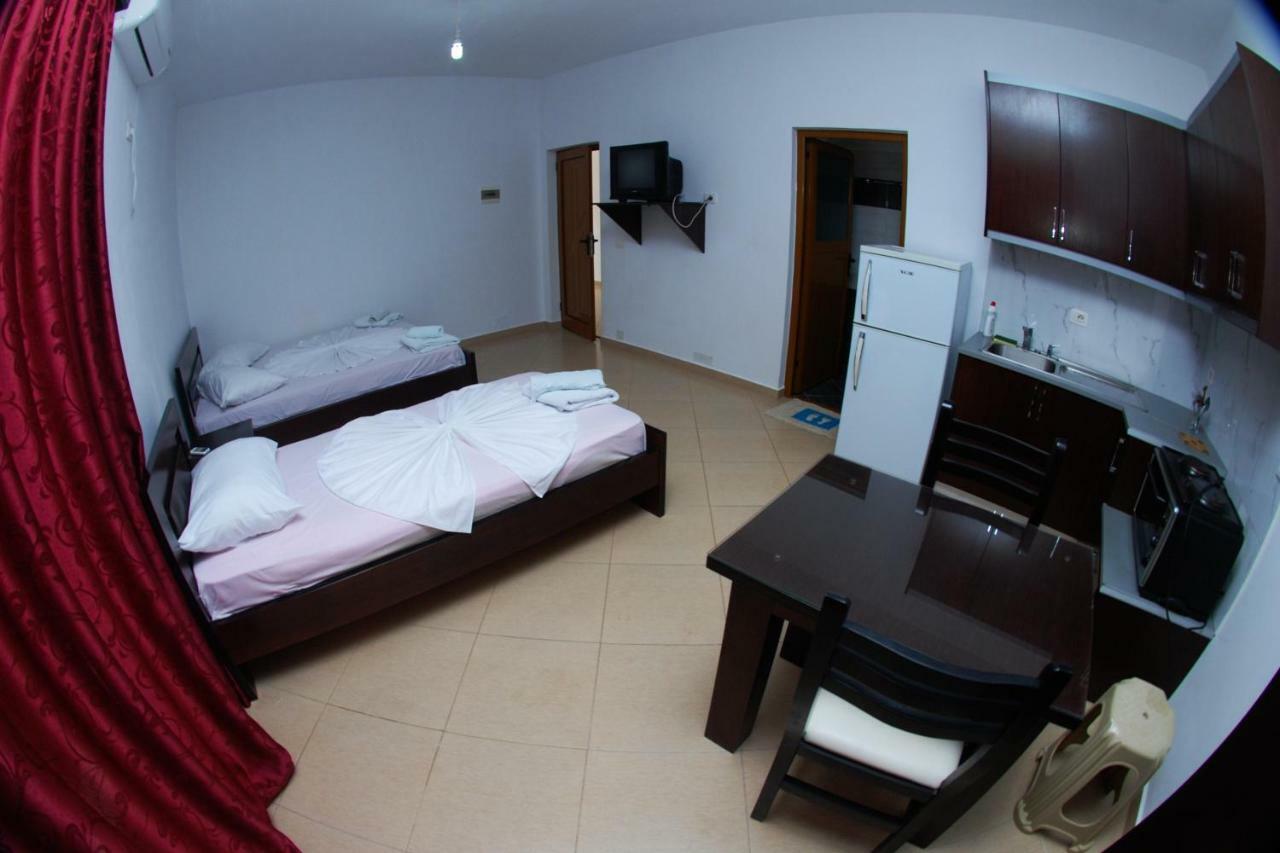 Vila Ronaldo Apartment Ksamil Luaran gambar