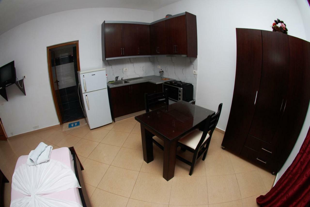 Vila Ronaldo Apartment Ksamil Luaran gambar