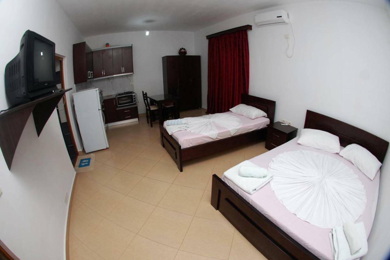 Vila Ronaldo Apartment Ksamil Luaran gambar